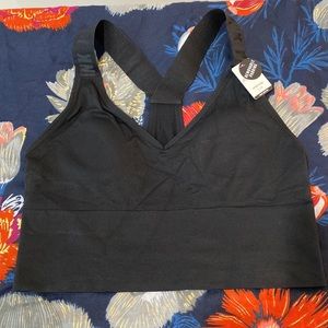 NWT Victorias Secret PINK SPORT light support sports bra- black, size Large.